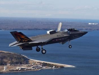 ����F35��(zh��n)���C