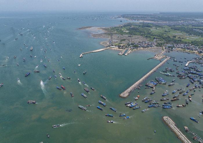 海南萬(wàn)艘漁船出港“耕?！?>
     <p>海南萬(wàn)艘漁船出港“耕?！?/p>
</a><a href=