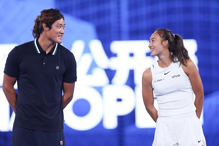 鄭欽文、張之臻現(xiàn)身中網(wǎng)開幕式