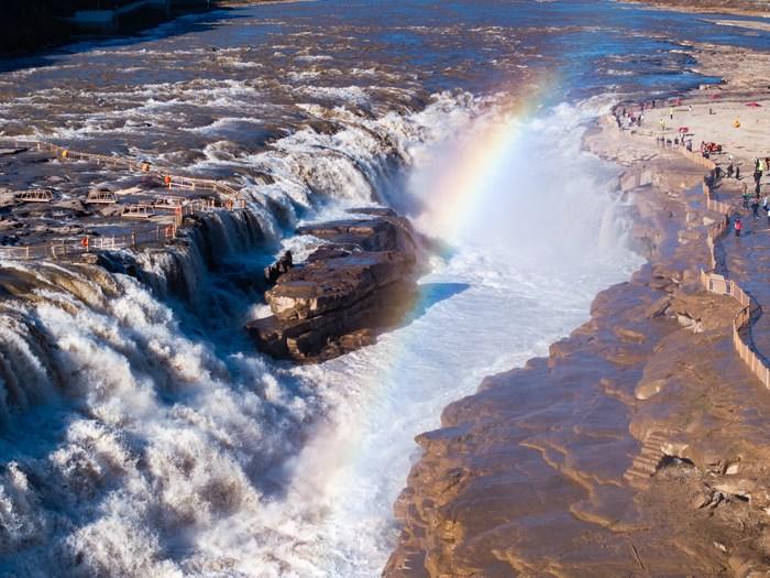 黃河壺口瀑布現“彩虹橋”景觀