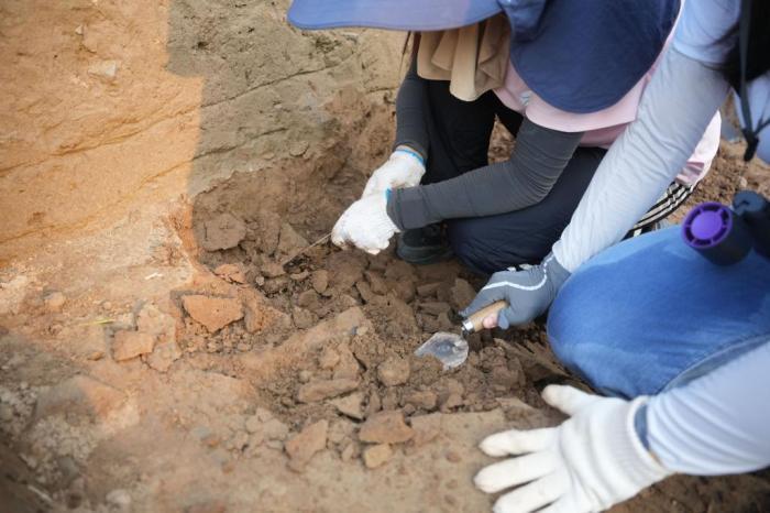 實(shí)拍趙國第二大城市“柏人城”遺址考古現(xiàn)場(chǎng)