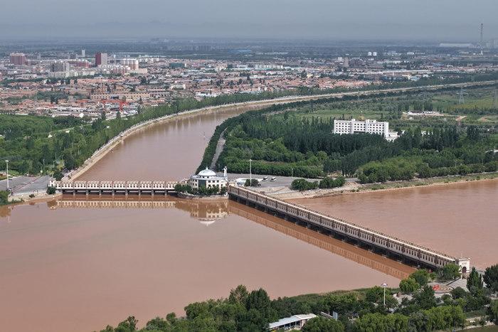 探訪“萬里黃河第一閘”：黃河三盛公水利樞紐