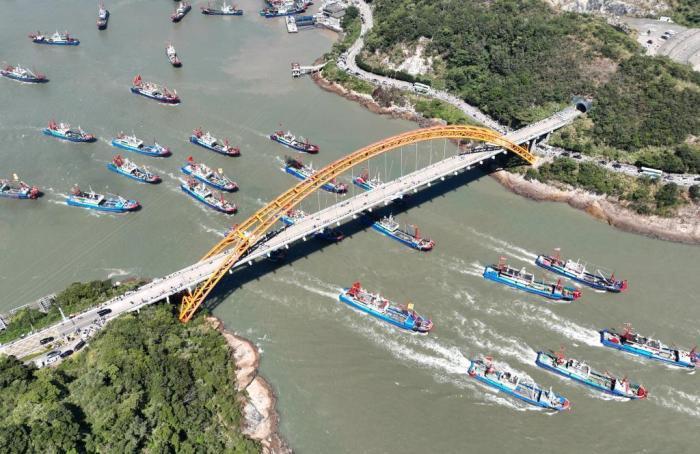 中國東海全面開漁 浙江象山千帆競發(fā)