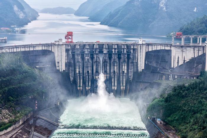 湖北清江隔河巖水庫時隔9年在非汛期泄洪