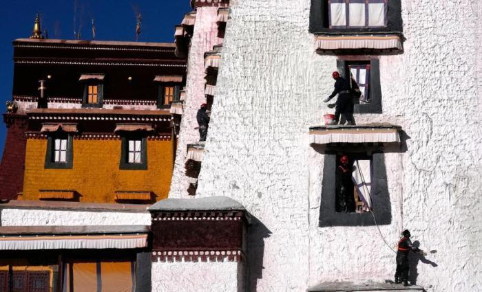 西藏布達(dá)拉宮迎年度“美顏”