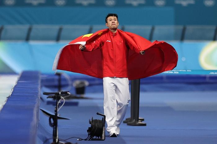 中國(guó)選手寧忠?guī)r獲速度滑冰男子1000米銅牌