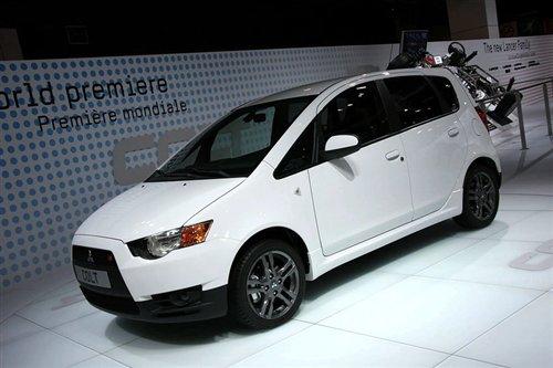 SUV+С��܇ ����δ��2�����A��܇ǰհ ��܇֮��