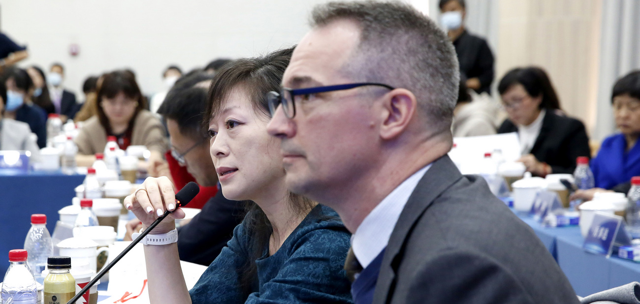 中國擴大高水平開放決心不變 外企稱更看好中國市場<p>    企業(yè)代表表示，通過聆聽圓桌會關(guān)于黨的二十大報告的詳細解讀，對于報告重點內(nèi)容有了更深入更全面的掌握和理解，更加提振了在華投資的信心。<p>