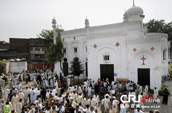 巴基斯坦爆炸案致82人死亡巴中斷同塔利班對(duì)話