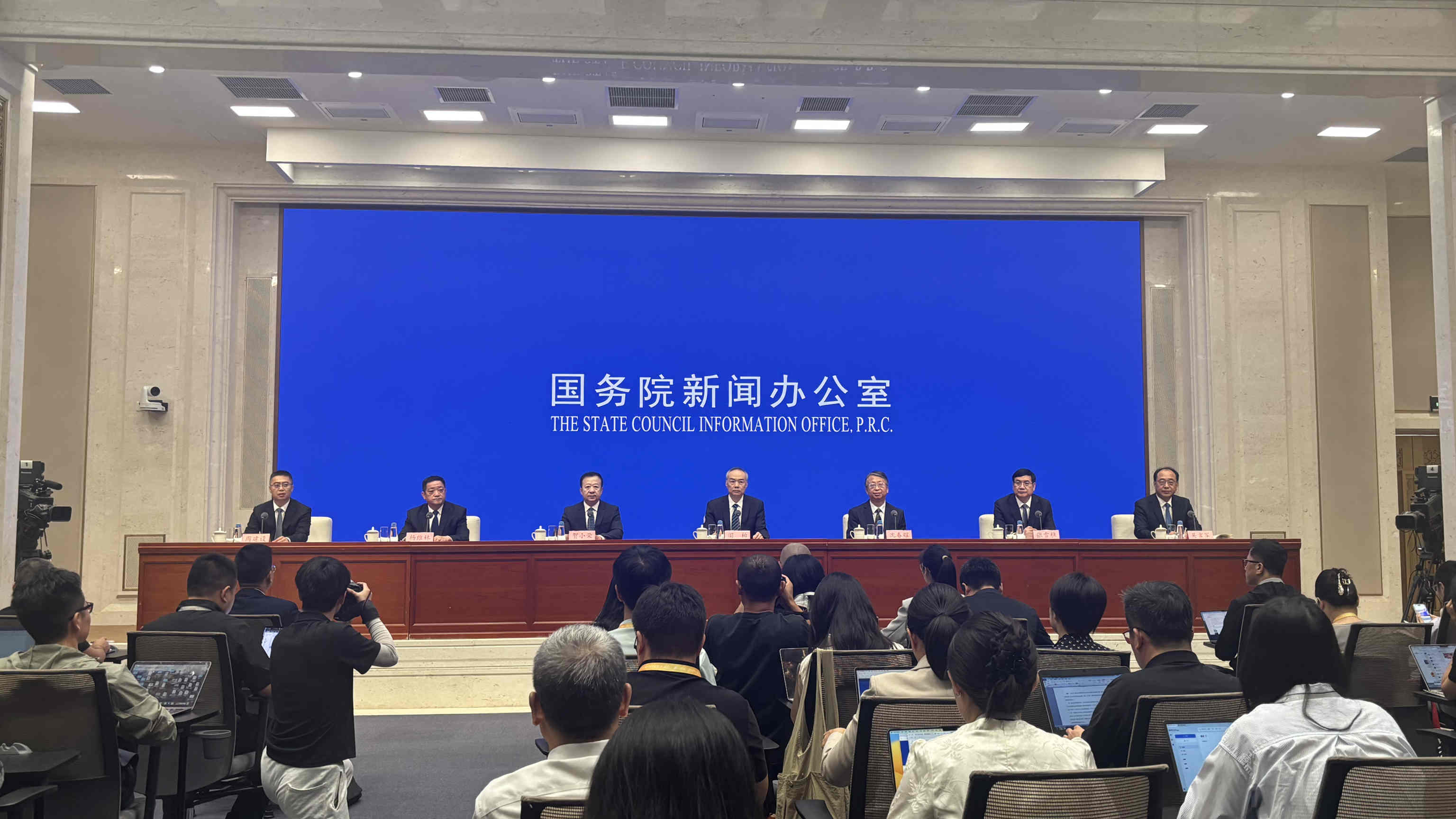 國新辦舉行介紹“十四五”時(shí)期堅(jiān)定不移走中國特色社會(huì)主義法治道路有關(guān)情況發(fā)布會(huì)