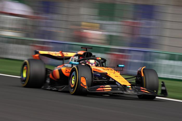 F1中國(guó)大獎(jiǎng)賽誕生新“王者” 邁凱倫車(chē)手包攬冠亞軍