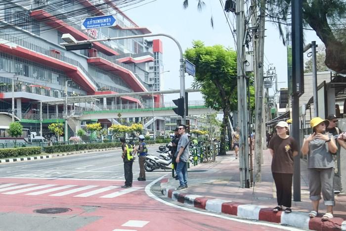 地震次日泰國曼谷正逐步恢復(fù)正常社會秩序