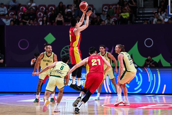 1分憾負(fù)澳大利亞隊(duì) 中國男籃獲得亞洲杯亞軍