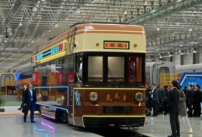 中國首列氫能文旅列車“氫春號(hào)”在長春下線